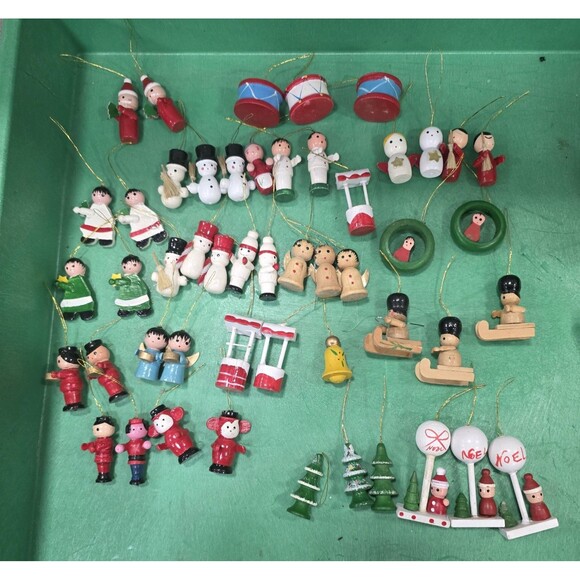 Lot of 51, Vintage Wooden Hand Painted Christmas Ornaments Very Small - Picture 1 of 1
